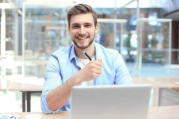 Lächelnder SIKO Mitarbeiter