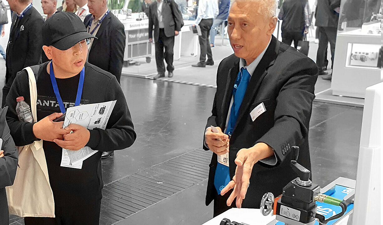 Conseils aux prospects asiatiques lors d'un salon